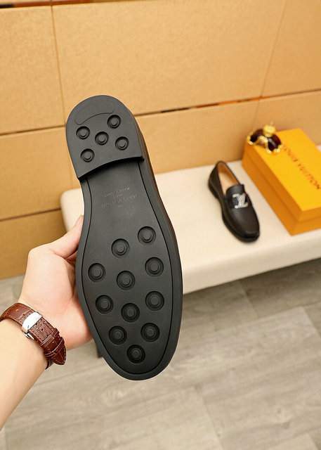 Picture of Louis Vuitton Shoes _SKU22521185SZ38-4413916